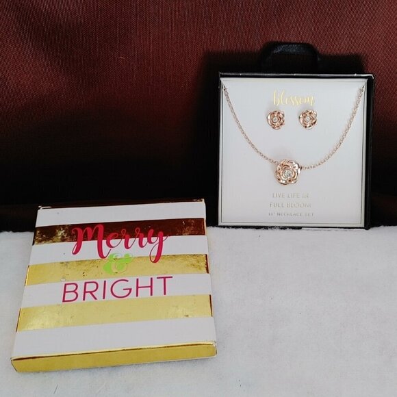 Rose Gold Tone “Live Life In Full Bloom” Jewelry Set 18” Chain + Earrings NIB - Picture 1 of 3
